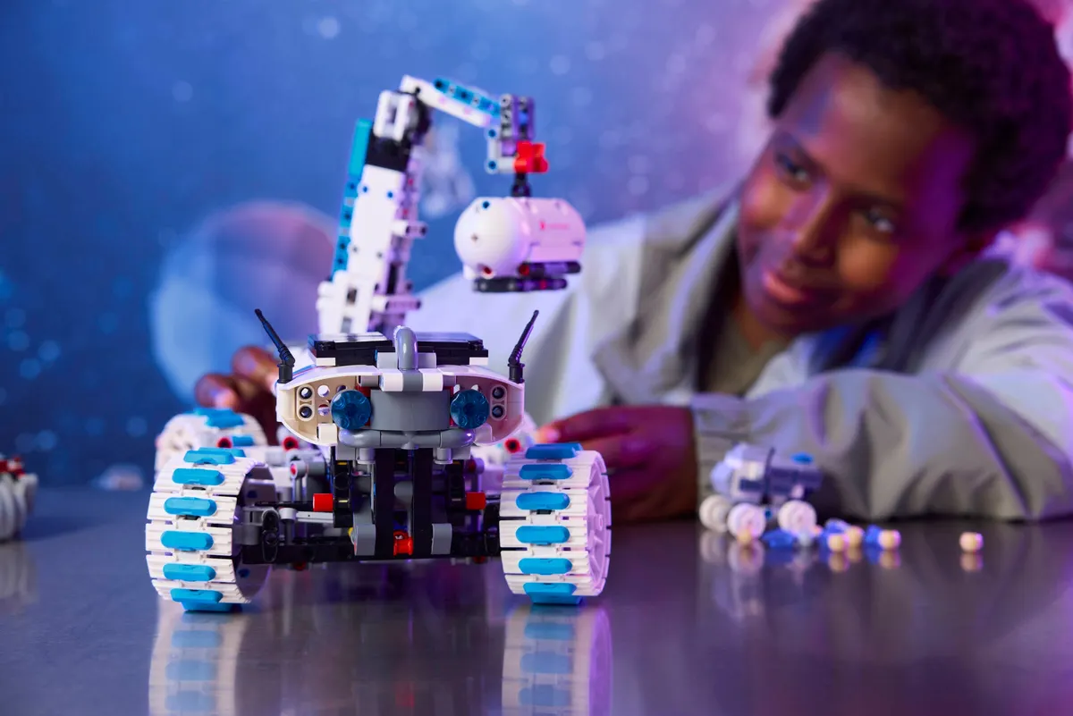 Lunar Outpost® Moon Rover Space Vehicle - Image 3