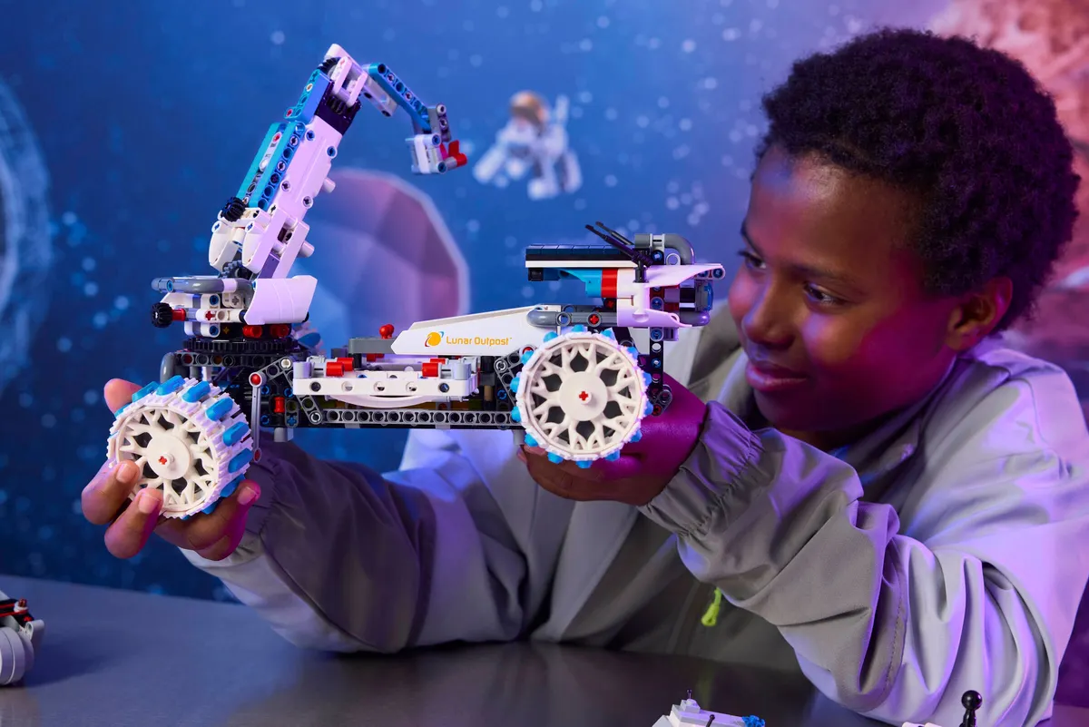 Lunar Outpost® Moon Rover Space Vehicle - Image 2