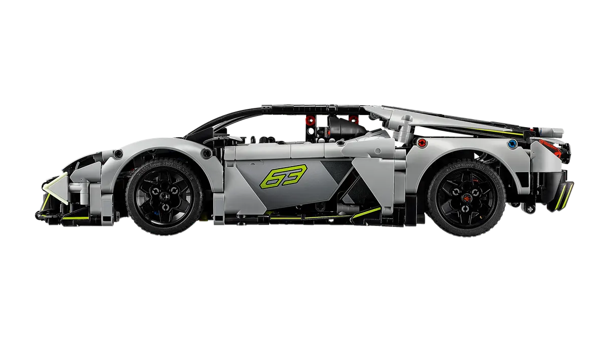 Lamborghini Revuelto Super Sports Car - Image 4