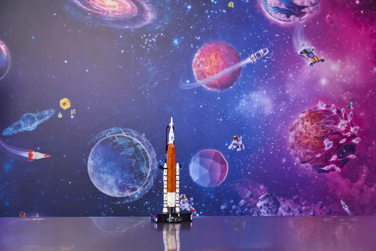 NASA Artemis Space Launch System Rocket - Image 7