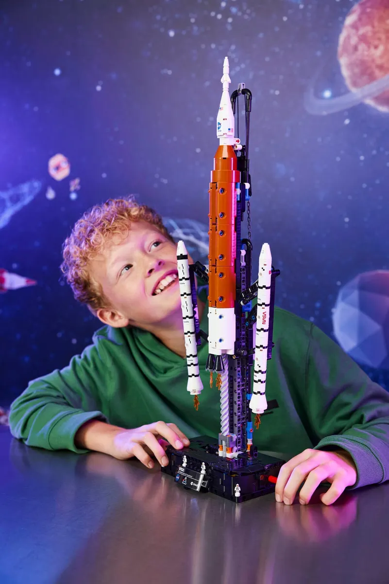 NASA Artemis Space Launch System Rocket - Image 4