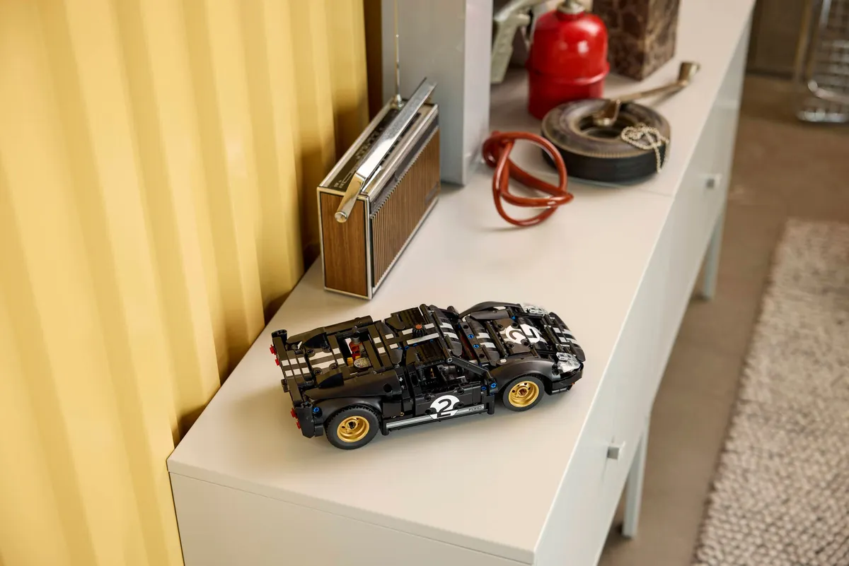 1966 Ford GT40 MKII Race Car - Image 8