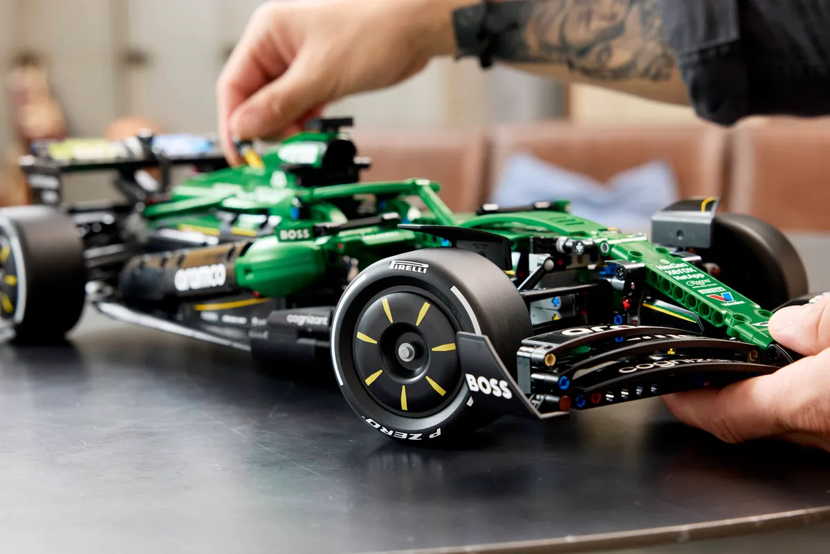 Aston Martin Aramco AMR25 F1® Car - Image 17