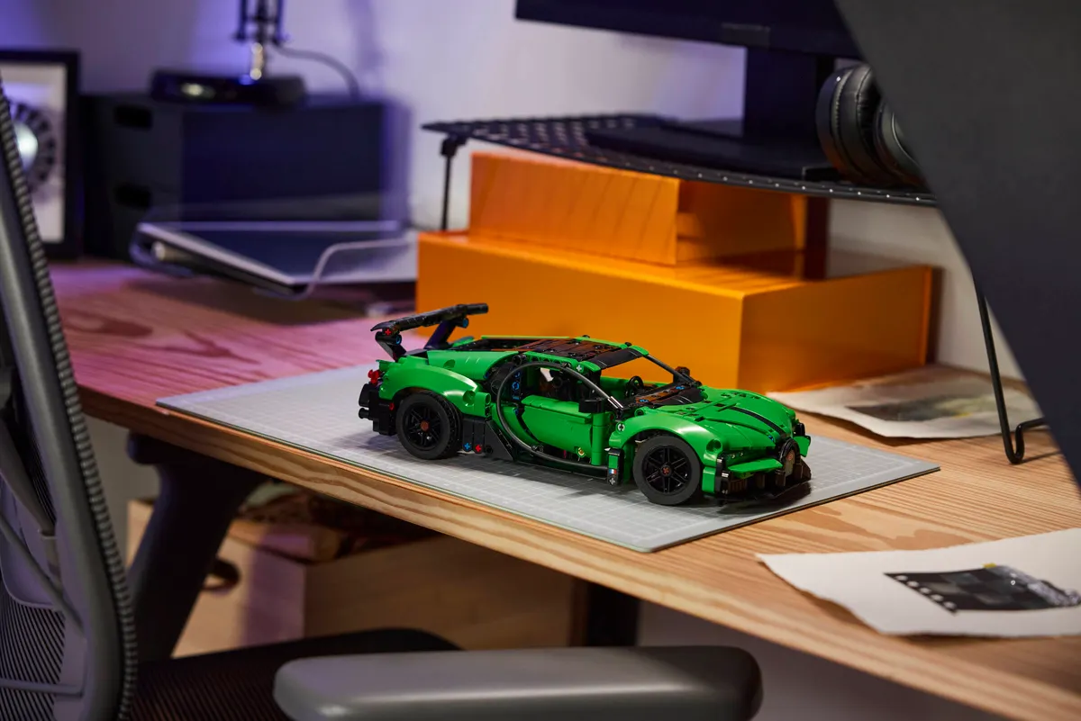 Green Bugatti Chiron Pur Sport Hypercar - Image 13