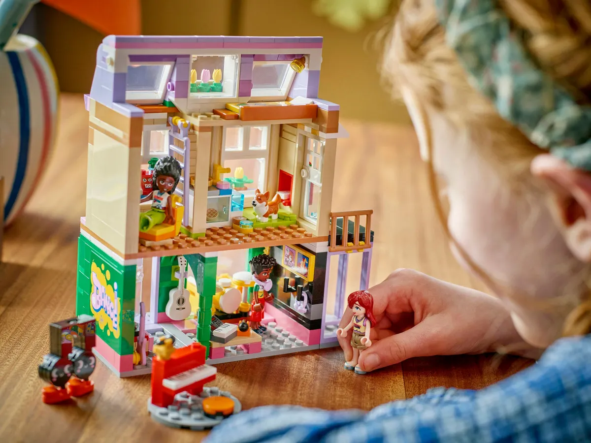 Music Store & Apartment - Image 4