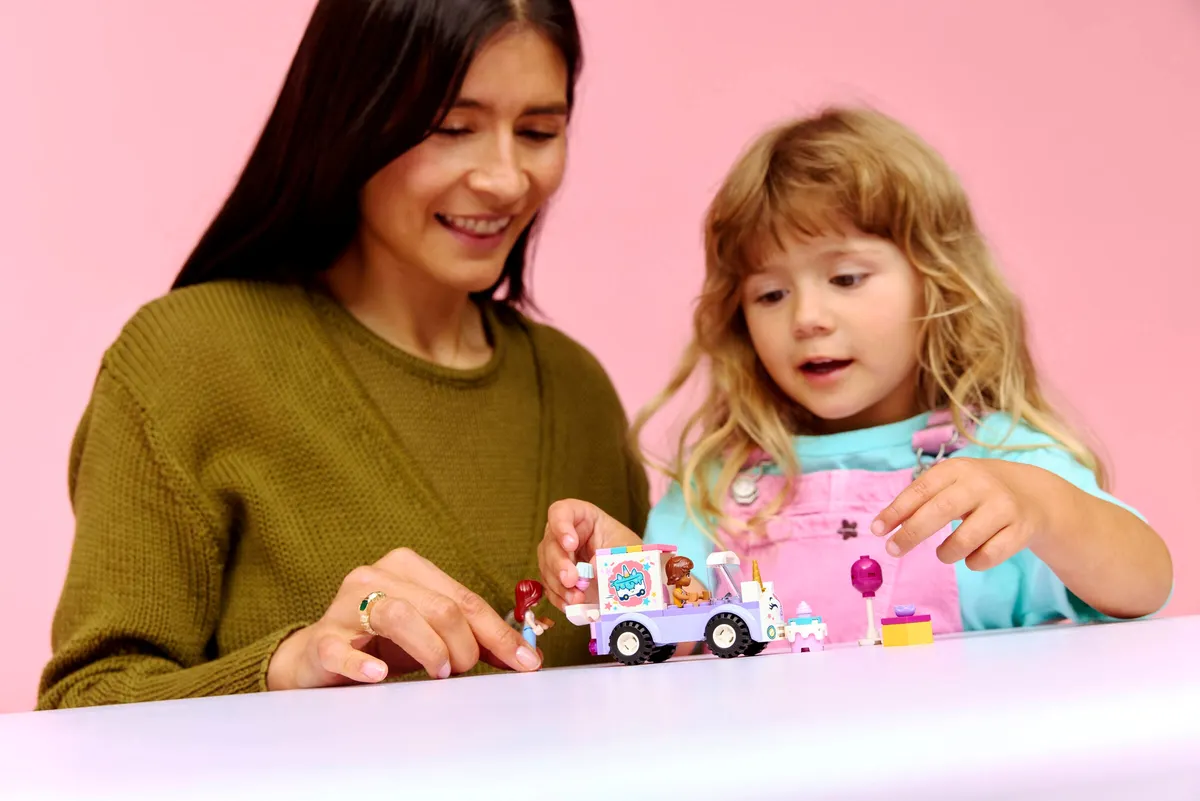 Unicorn Cake Delivery Car - Image 3