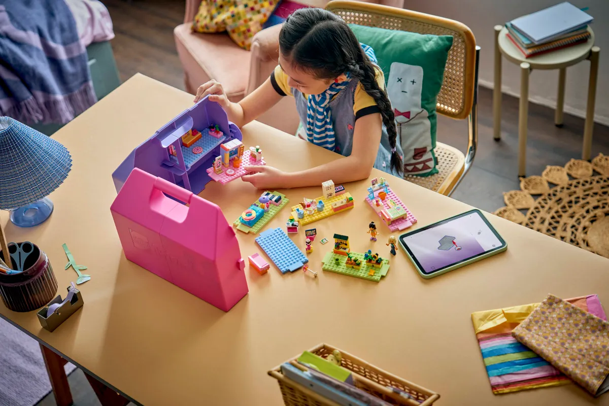 Creative Dollhouse Suitcase - Image 12