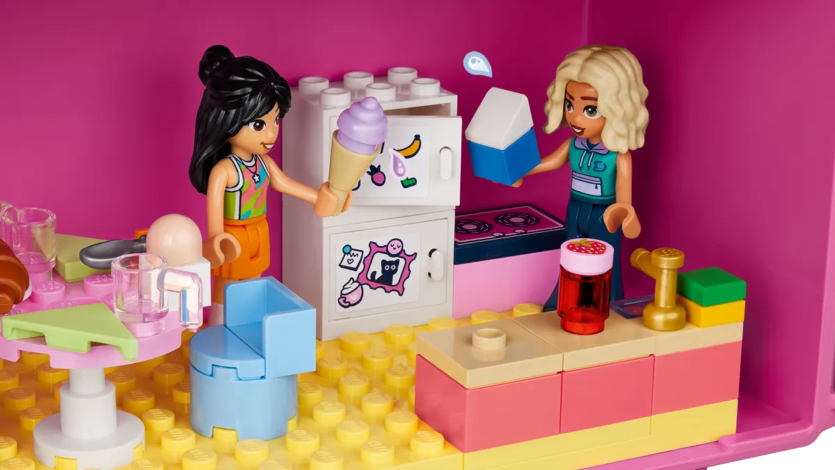Creative Dollhouse Suitcase - Image 9