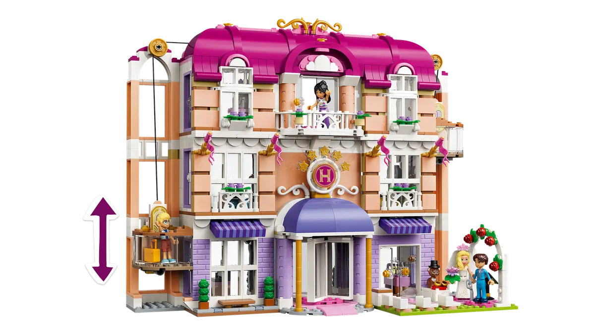 Heartlake City Grand Hotel - Image 8