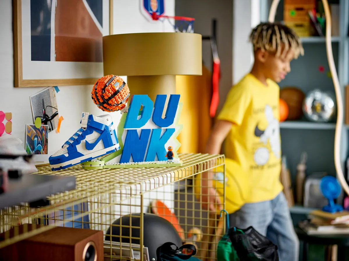 Nike Dunk x LEGO® Set - Image 6