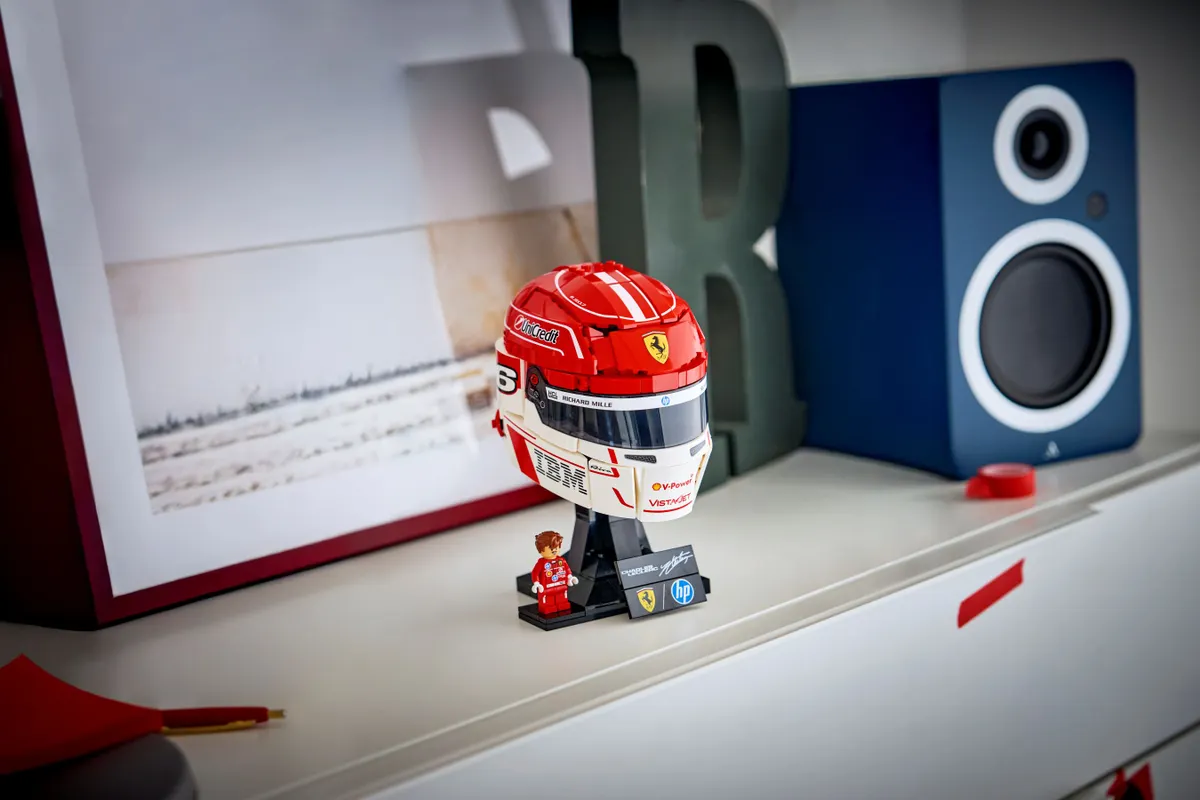Scuderia Ferrari HP Charles Leclerc Helmet - Image 13