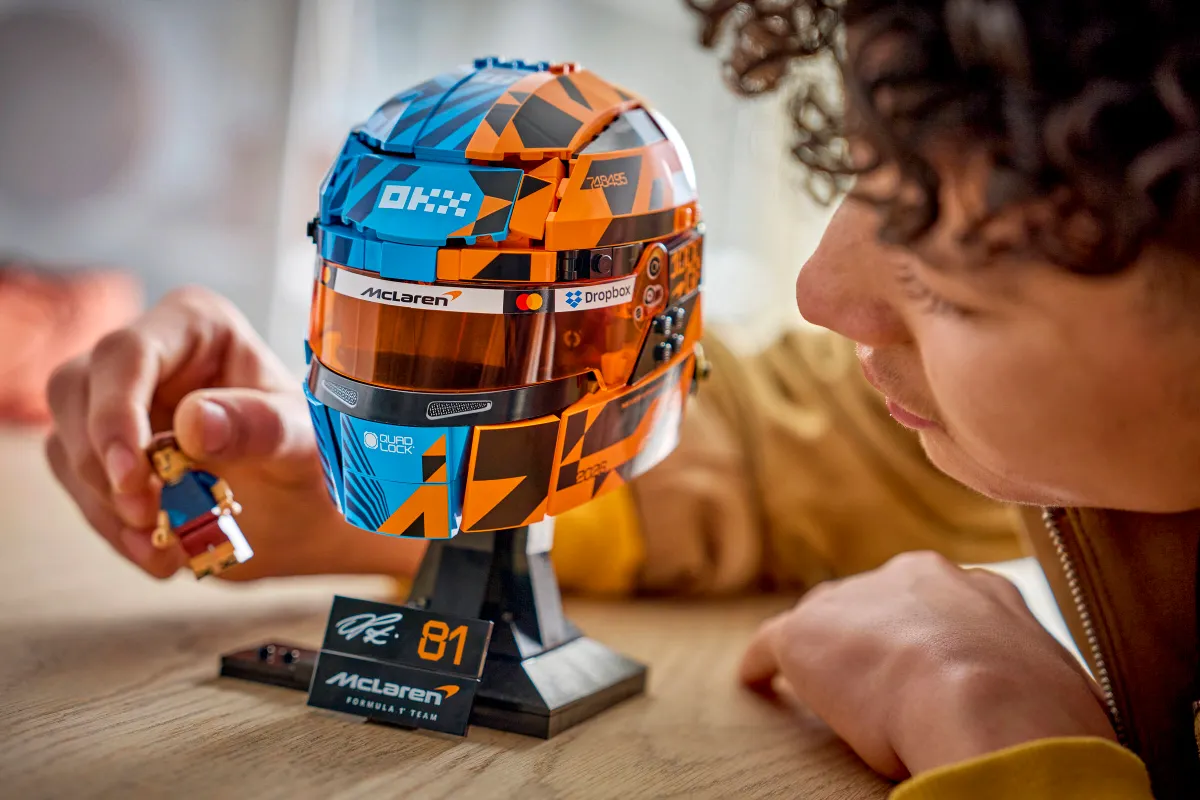 McLaren Mastercard F1® Team Oscar Piastri Helmet - Image 10