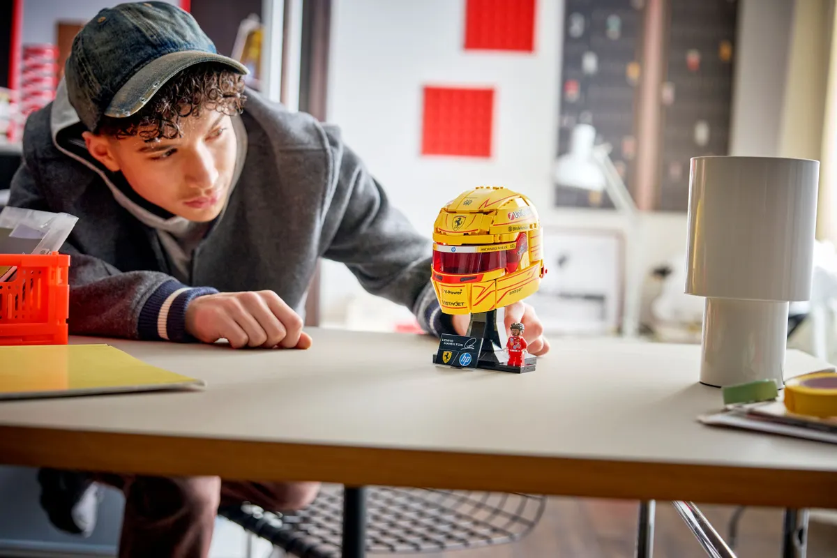 Scuderia Ferrari HP Lewis Hamilton Helmet - Image 11