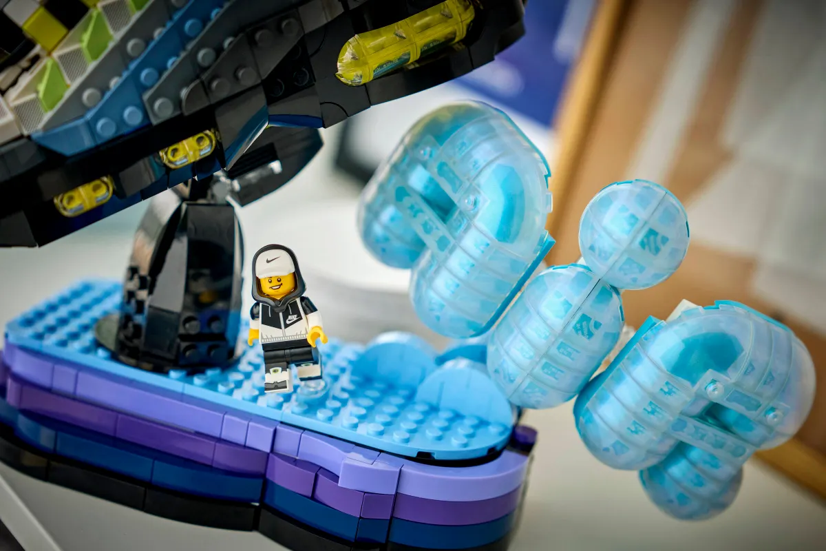 Nike Air Max 95 x LEGO® Set - Image 10