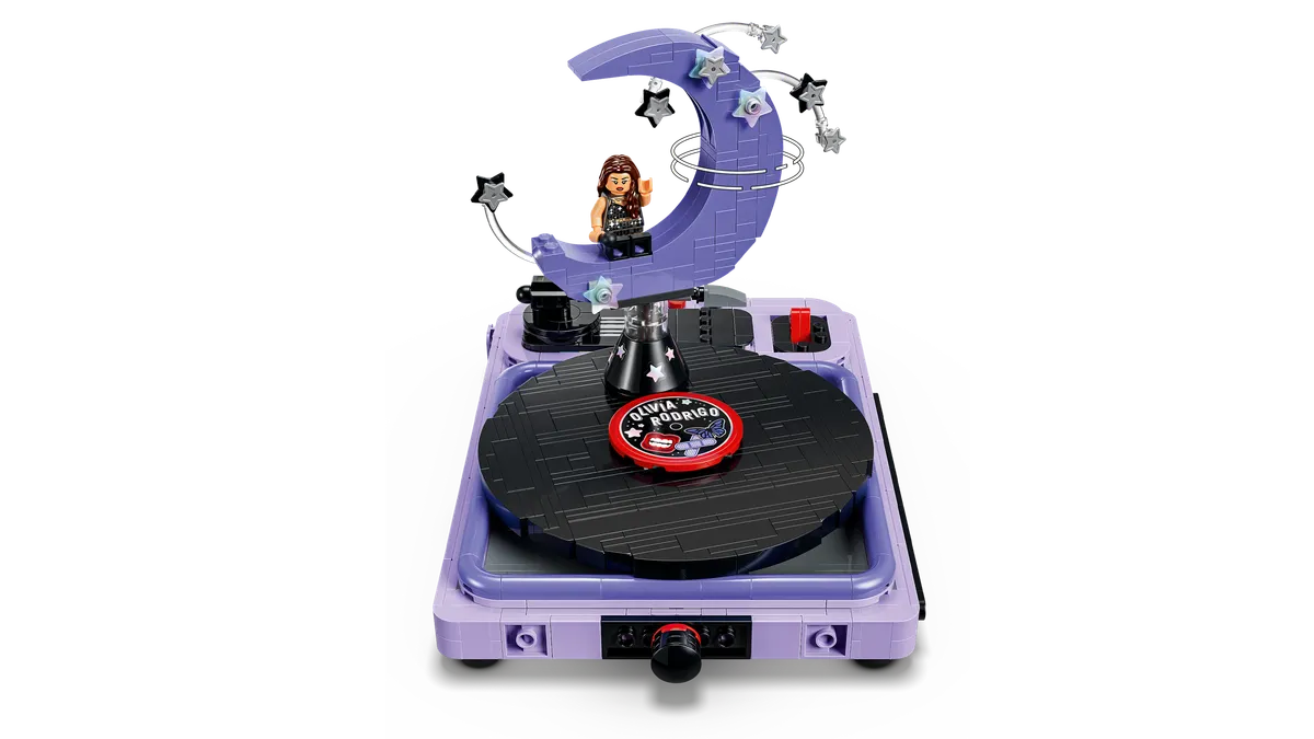 Olivia Rodrigo's Concert Moon - Image 7