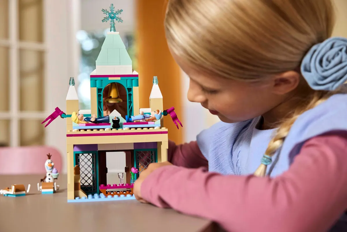 Arendelle Frozen Castle - Image 4
