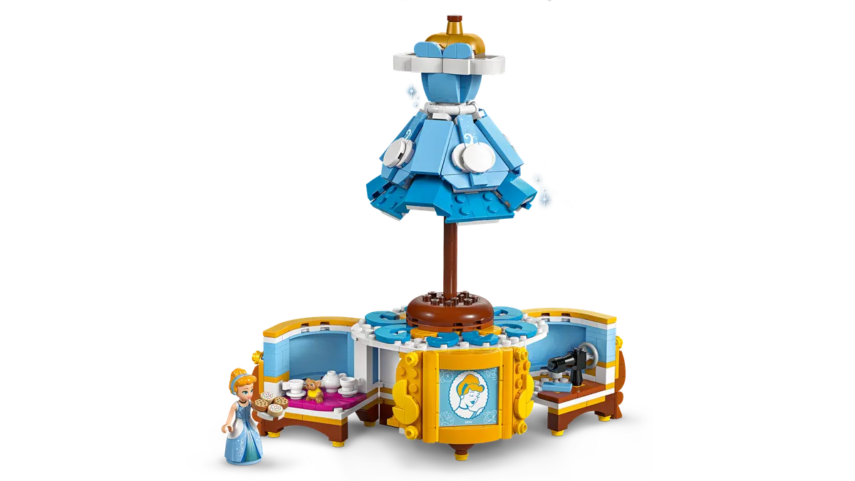 Cinderella's Dress - Image 9
