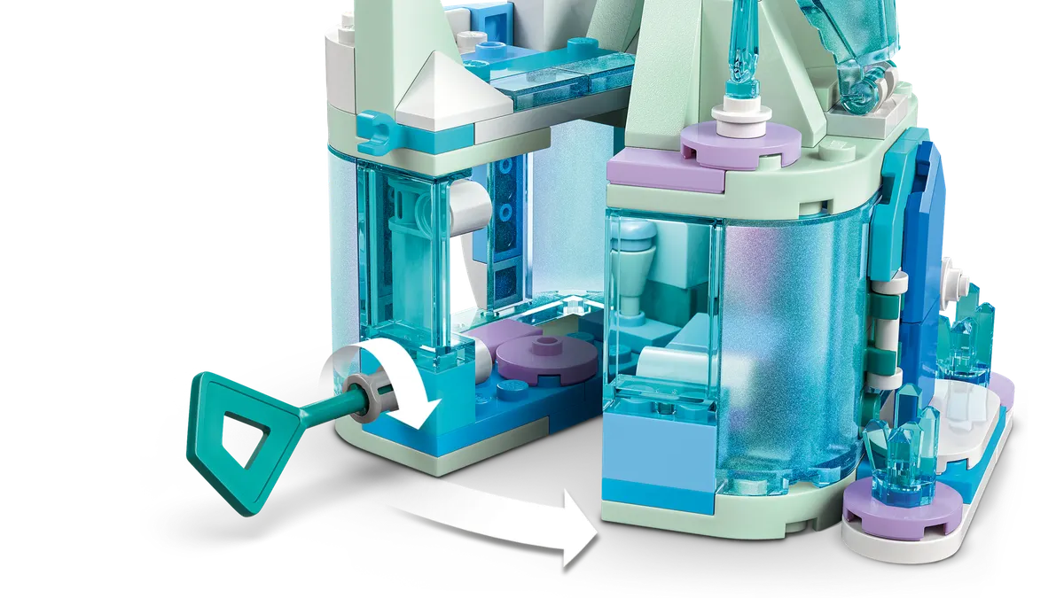 Mini Arendelle Castle & Elsa's Ice Palace - Image 10