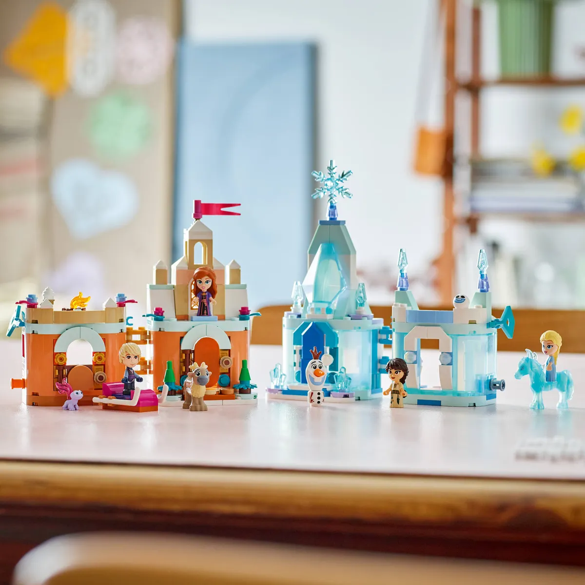 Mini Arendelle Castle & Elsa's Ice Palace - Image 5