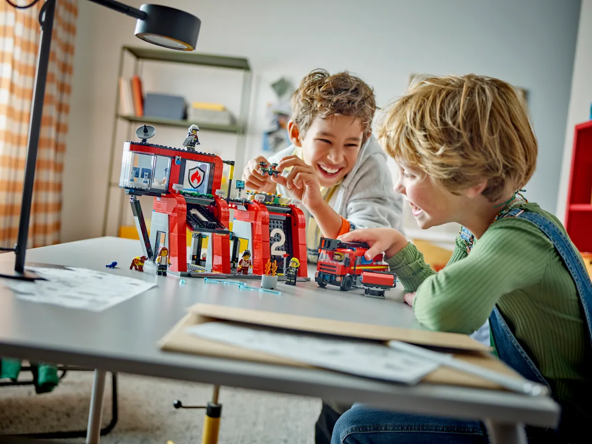 Fire Station with Fire Truck - Image 9