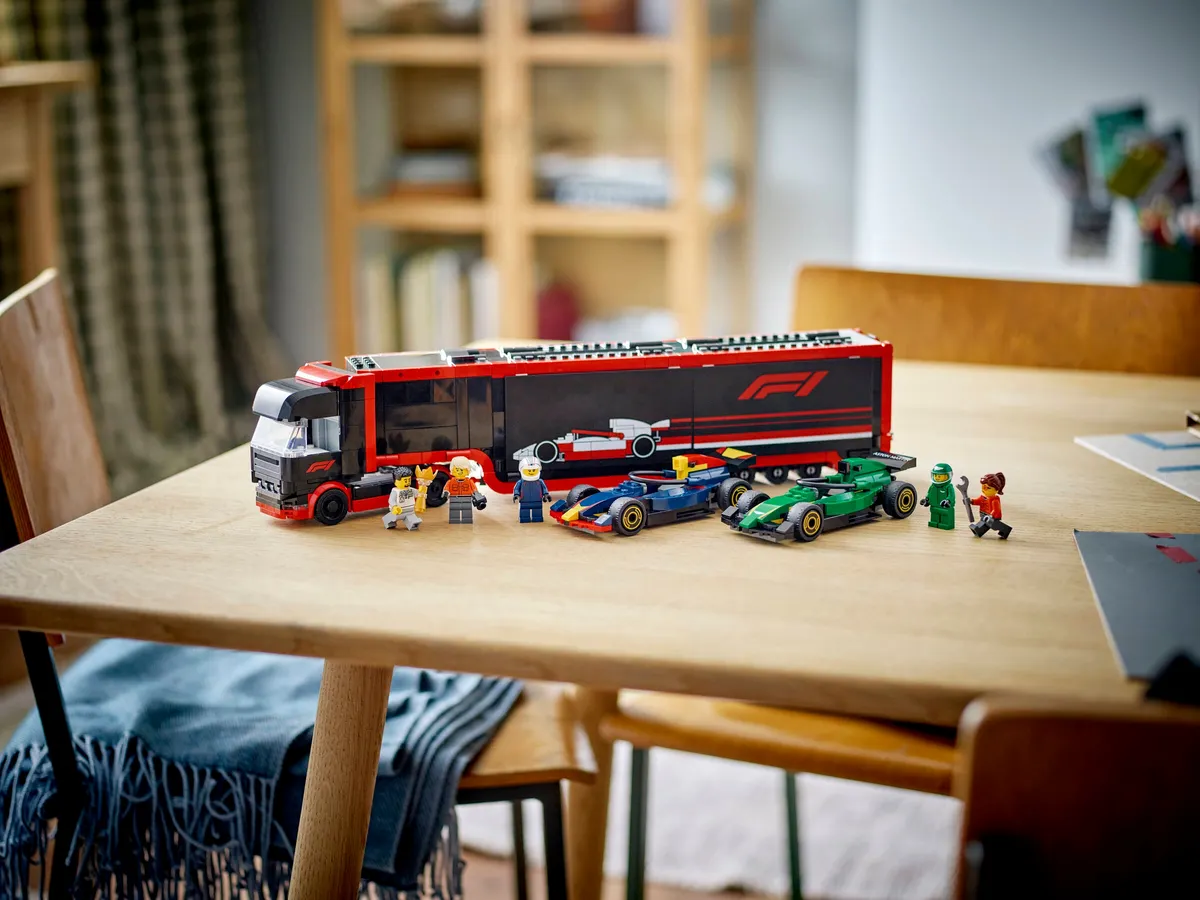 F1® Truck with RB20 & AMR24 F1® Cars - Image 6