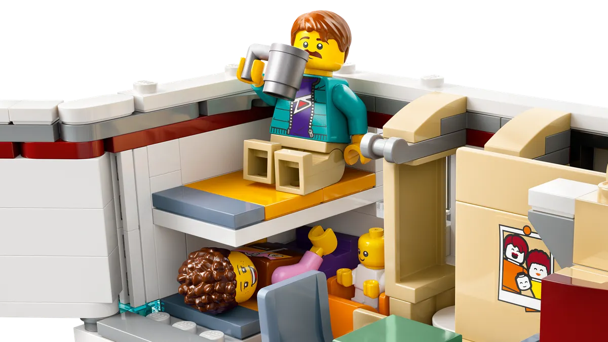 Holiday Adventure Camper Van - Image 11