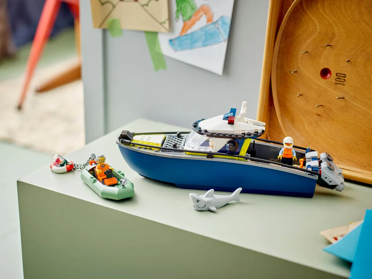 Police Boat Chase - Image 6