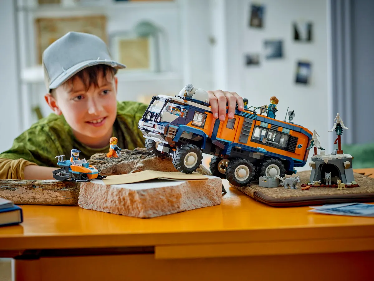 Arctic Explorer Science Lab Truck - Image 5