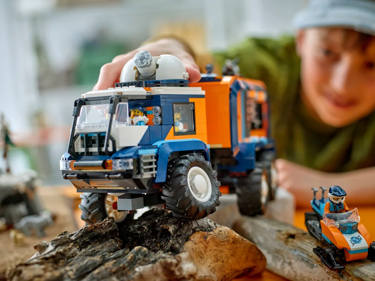 Arctic Explorer Science Lab Truck - Image 4