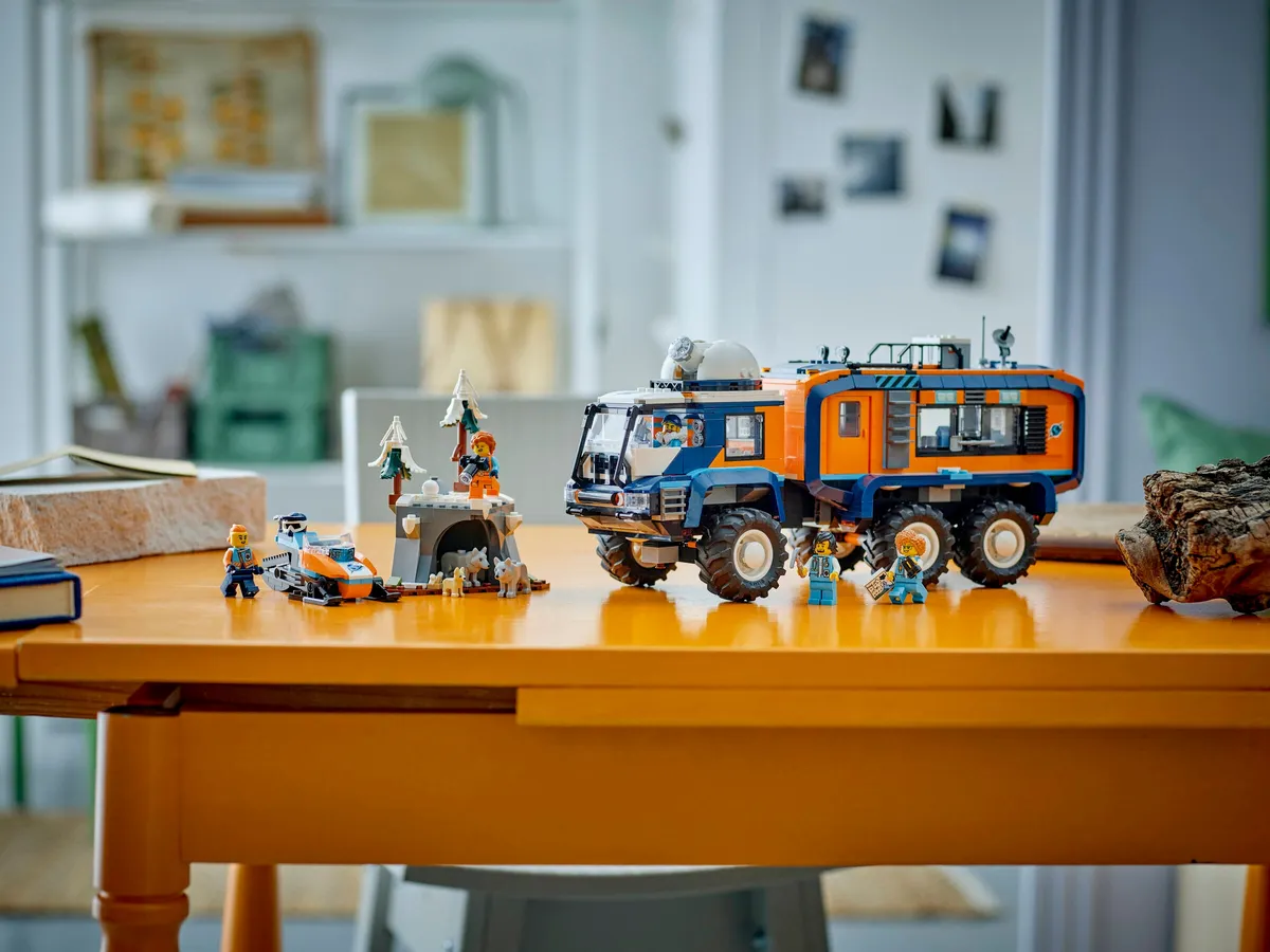 Arctic Explorer Science Lab Truck - Image 6