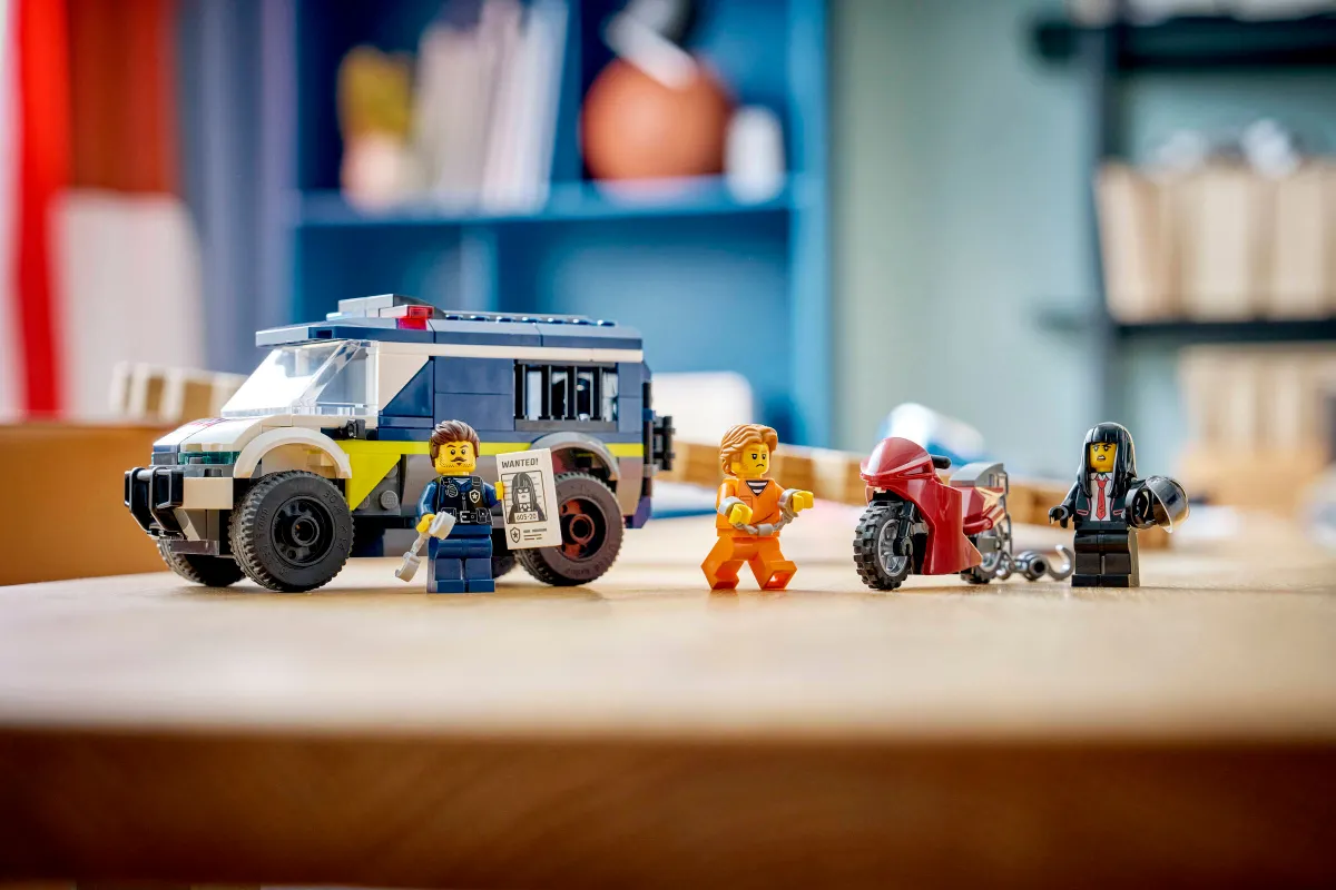 Police Prisoner Transport Van - Image 6