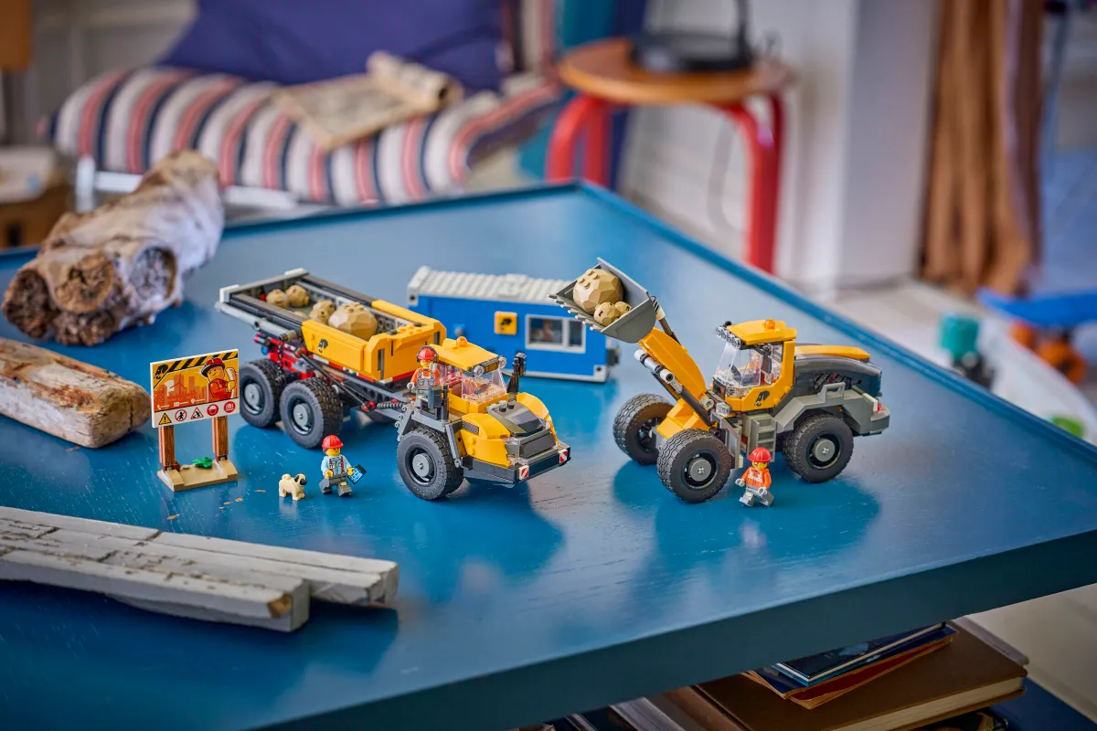 Dump Truck & Front End Loader - Image 11