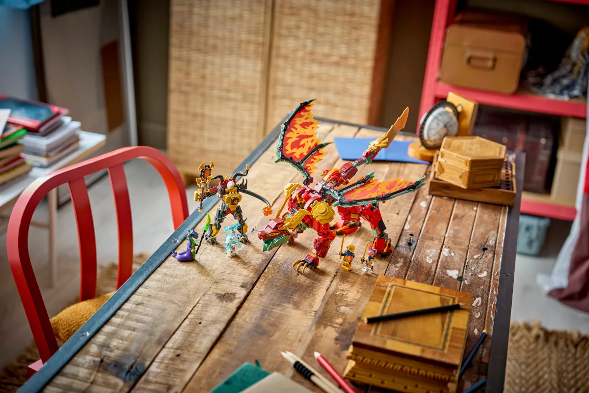 Wyldfyre's Transforming Dragon Mech - Image 15