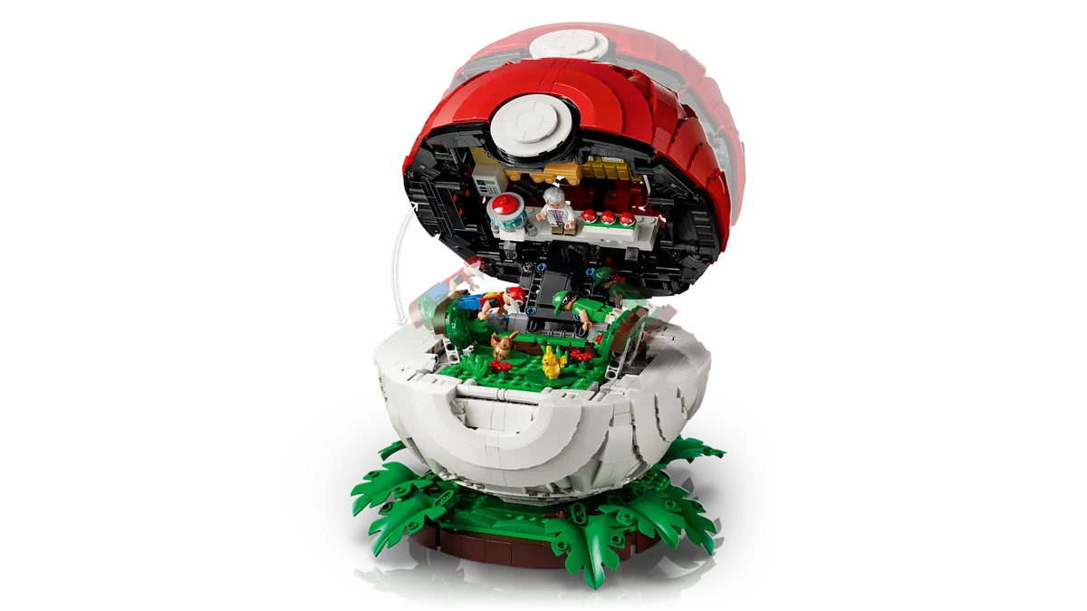 Iconic Trainer Moments Poké Ball - Image 7