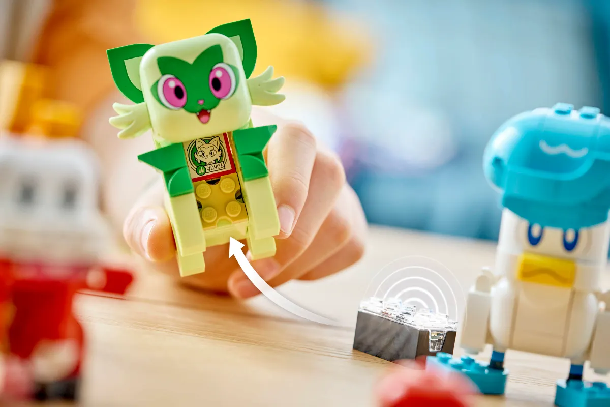 SMART Play™: Sprigatito, Fuecoco and Quaxly Battle - Image 17
