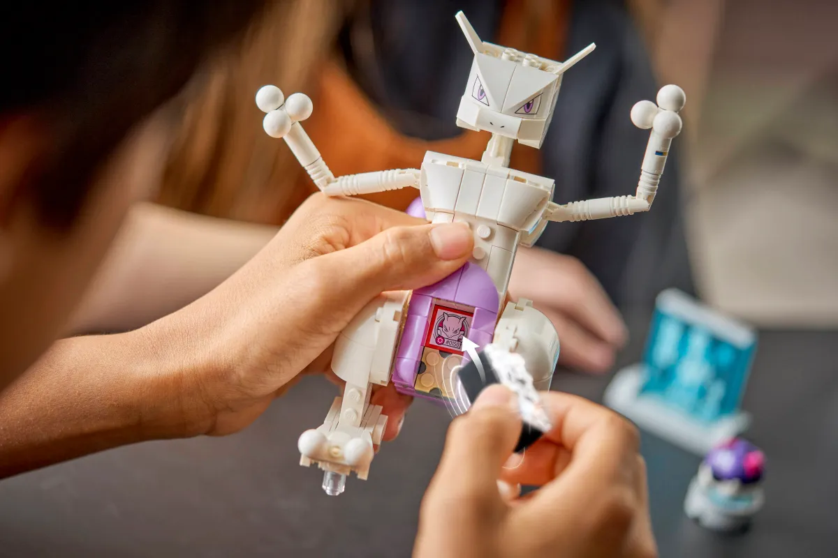 SMART Play™: Mewtwo's Lab Break - Image 15