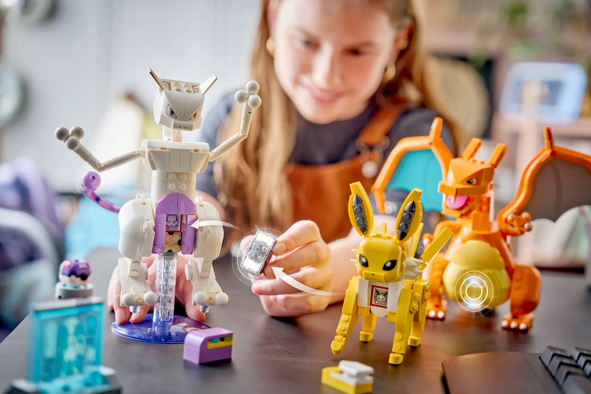 SMART Play™: Mewtwo's Lab Break - Image 13