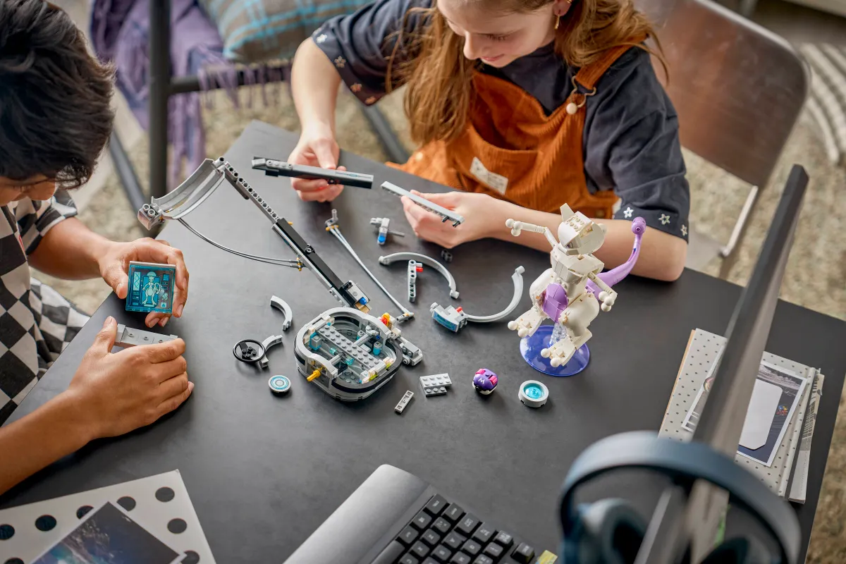 SMART Play™: Mewtwo's Lab Break - Image 14