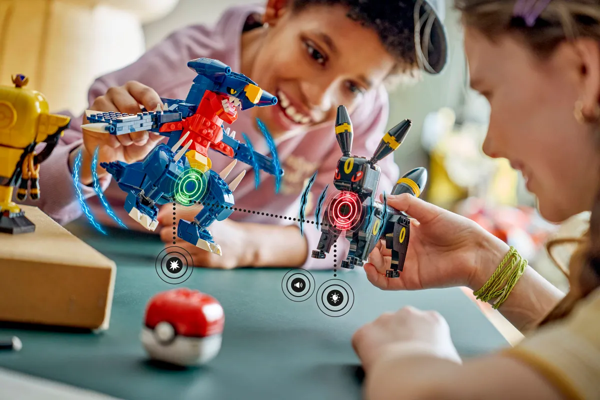 SMART Play™: Umbreon vs. Garchomp Championship Battle - Image 12
