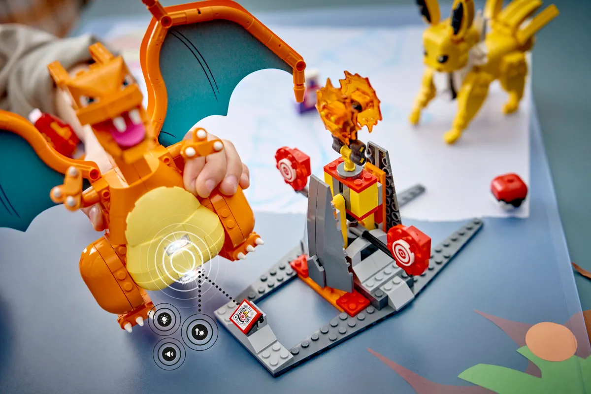 SMART Play™: Charizard vs. Jolteon Ultimate Battle - Image 11