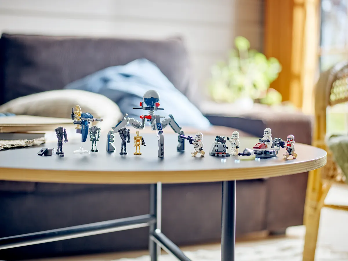 Clone Trooper™ & Battle Droid™ Battle Pack - Image 9