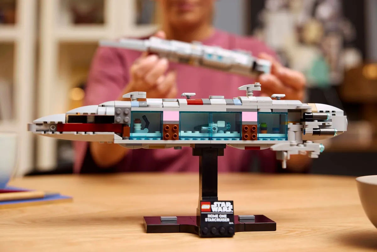 Home One Starcruiser - Image 5