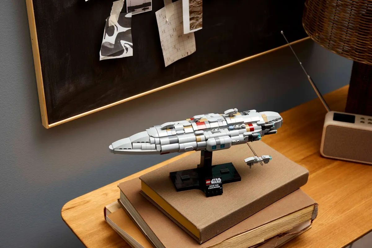 Home One Starcruiser - Image 7