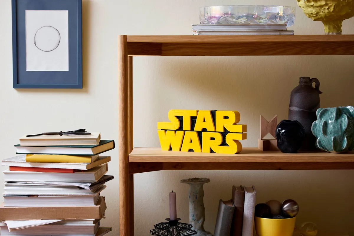 Brick-Built Star Wars™ Logo - Image 6