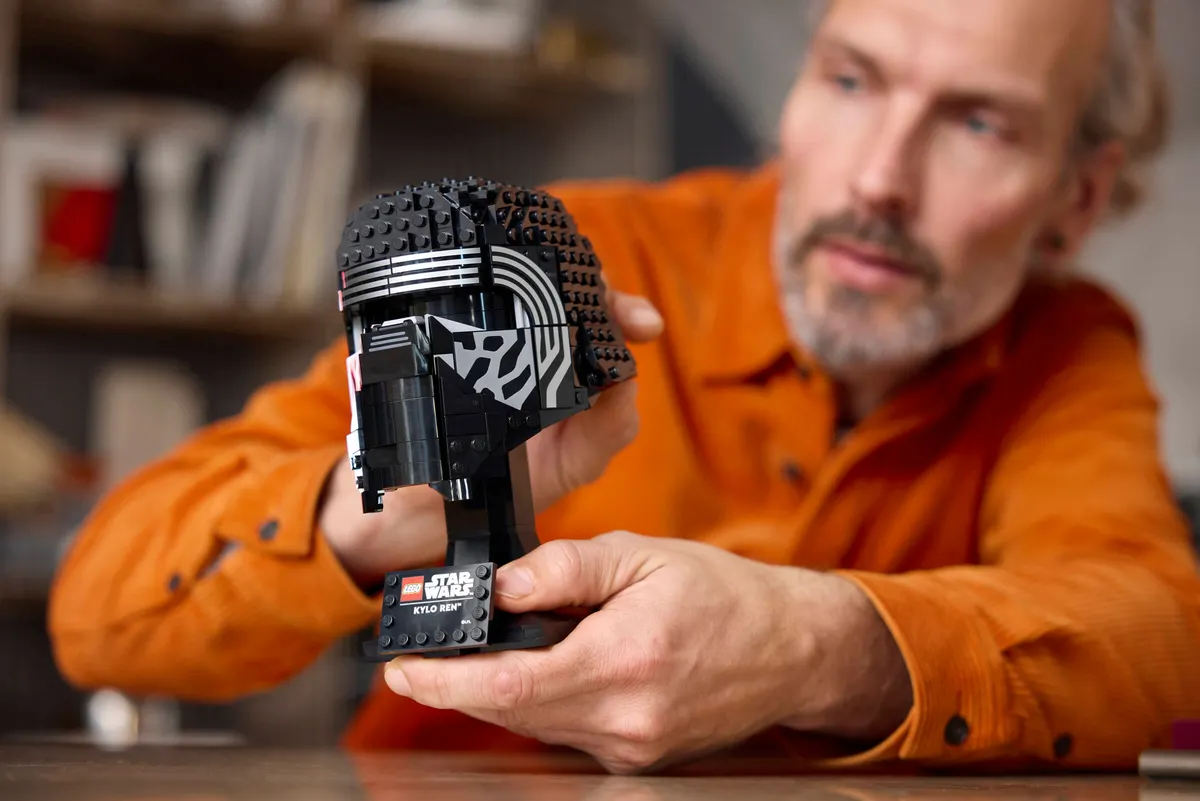 Kylo Ren™ Helmet - Image 3