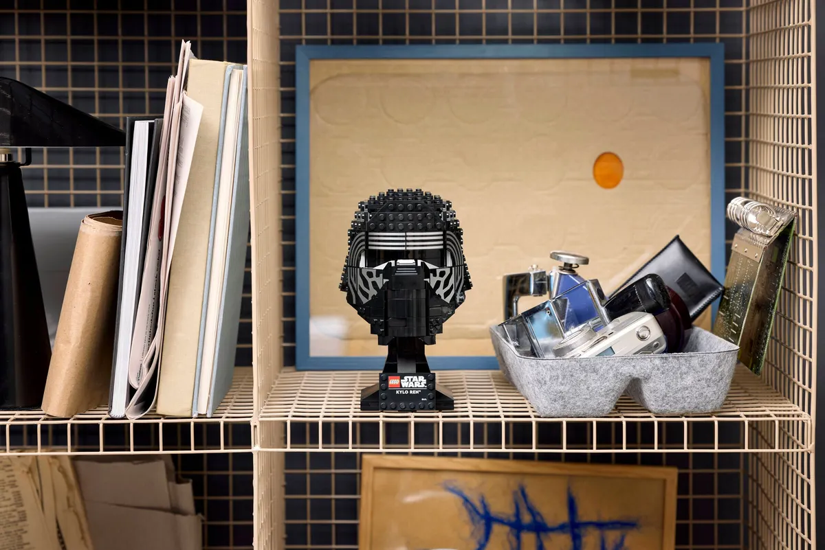 Kylo Ren™ Helmet - Image 4