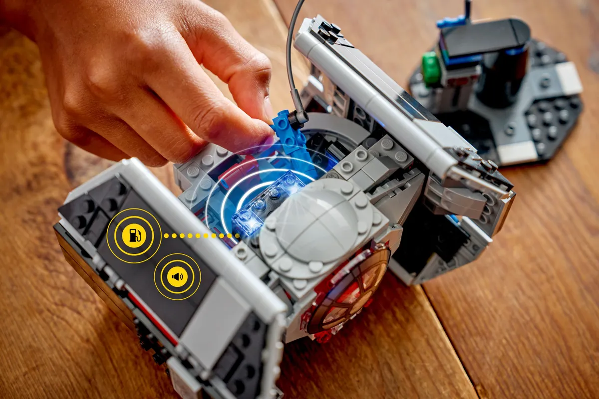 SMART Play™: Darth Vader's TIE Fighter™ - Image 7