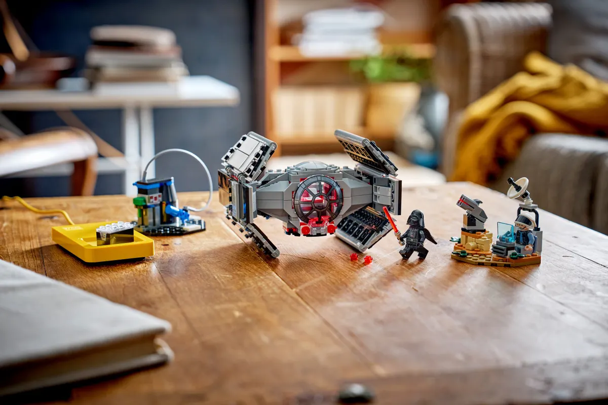 SMART Play™: Darth Vader's TIE Fighter™ - Image 8