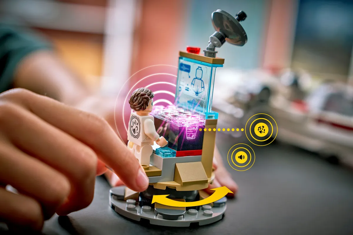 SMART Play™: Luke's Red Five X-Wing™ - Image 4