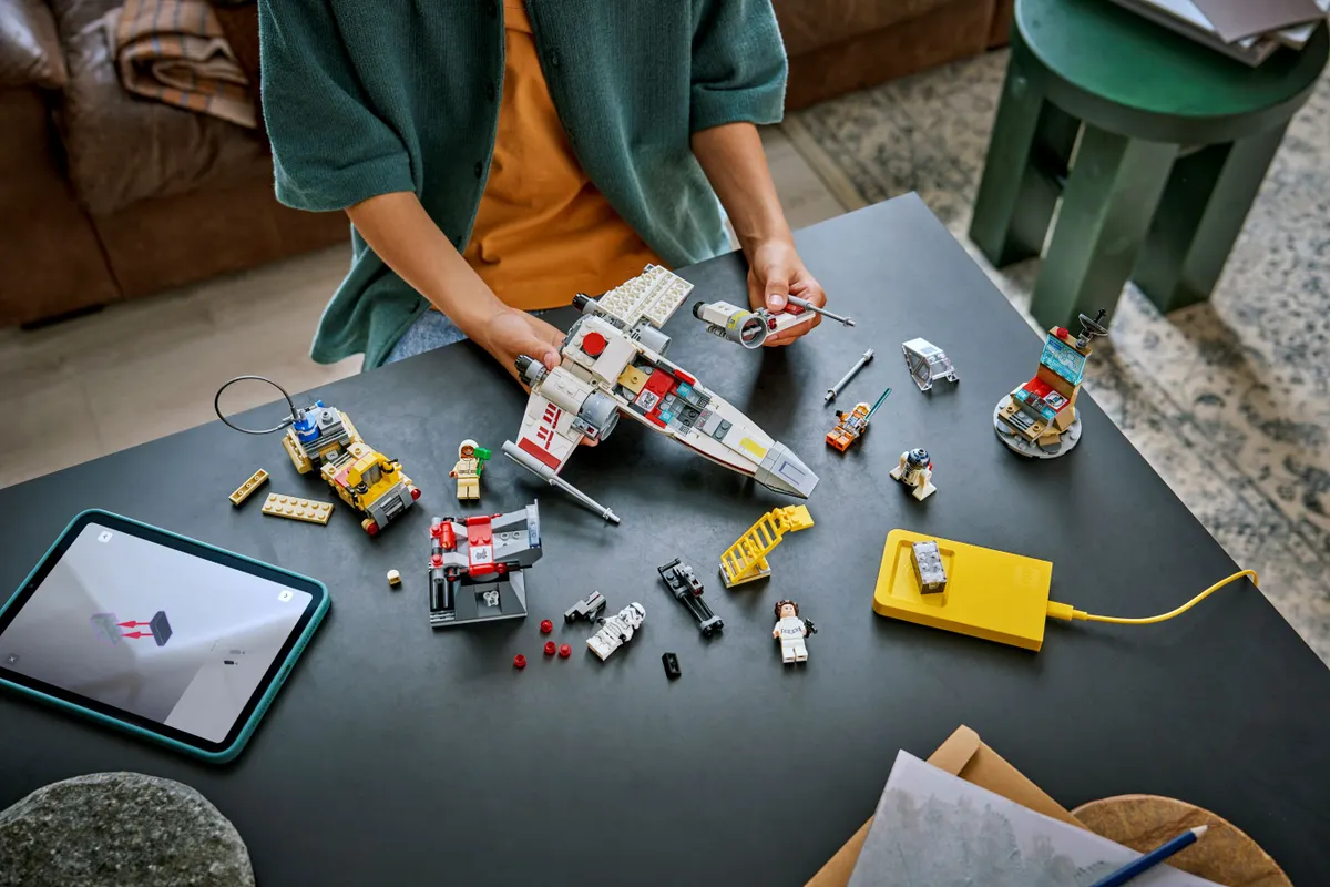 SMART Play™: Luke's Red Five X-Wing™ - Image 10